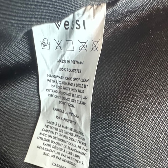 Vessi Waterproof Shoreline Belt Bag in Black - Picture 4 of 5